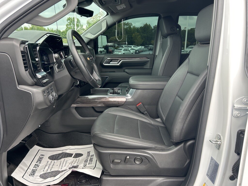 2024 Chevrolet Silverado 2500HD LTZ photo 4