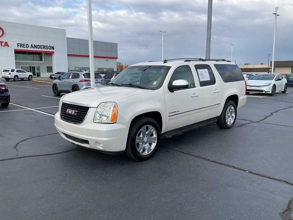 2010 GMC Yukon XL SLT1's photo