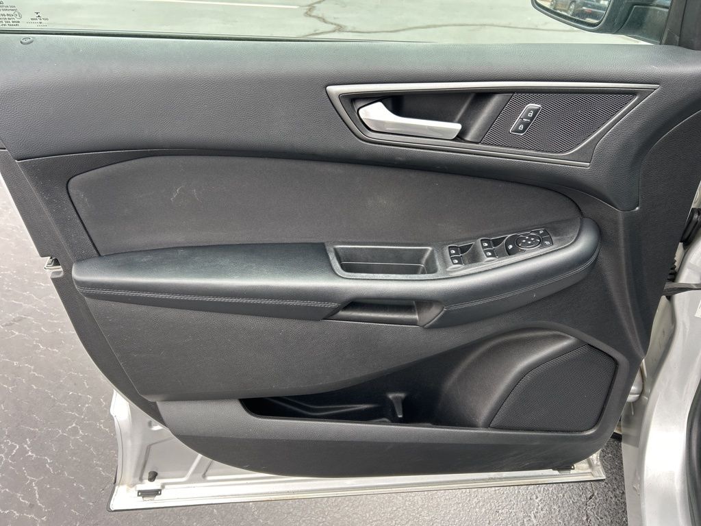 Used 2017 Ford Edge SE SUV