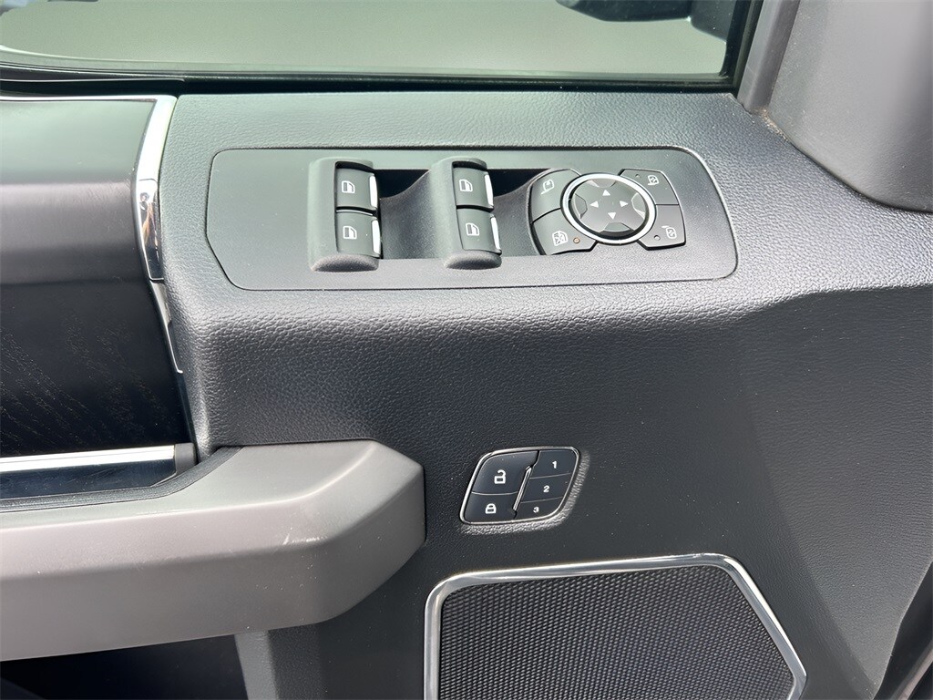 2018 Ford F-150 Platinum photo 4
