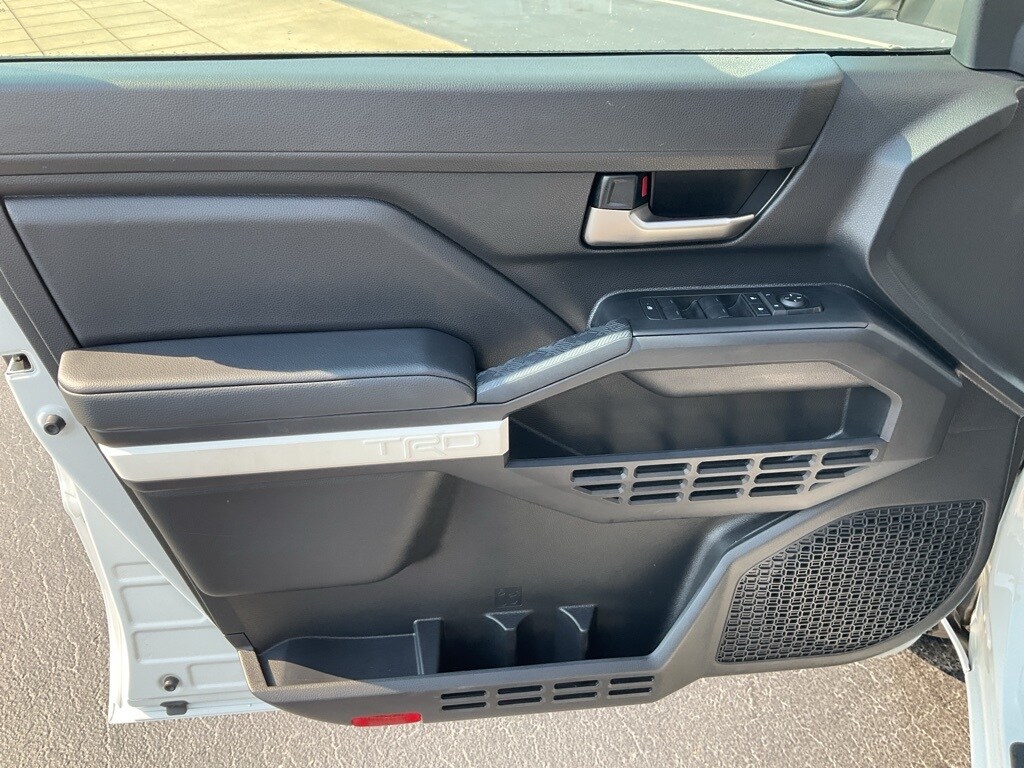 2024 Toyota Tacoma photo 3