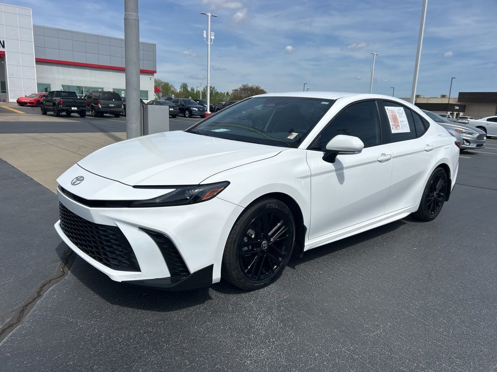 2025 Toyota Camry SE