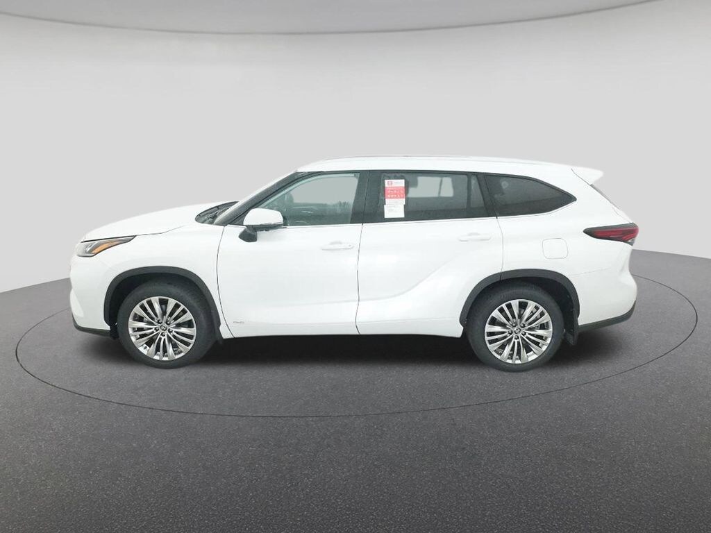 New 2026 Toyota Highlander Hybrid Platinum SUV