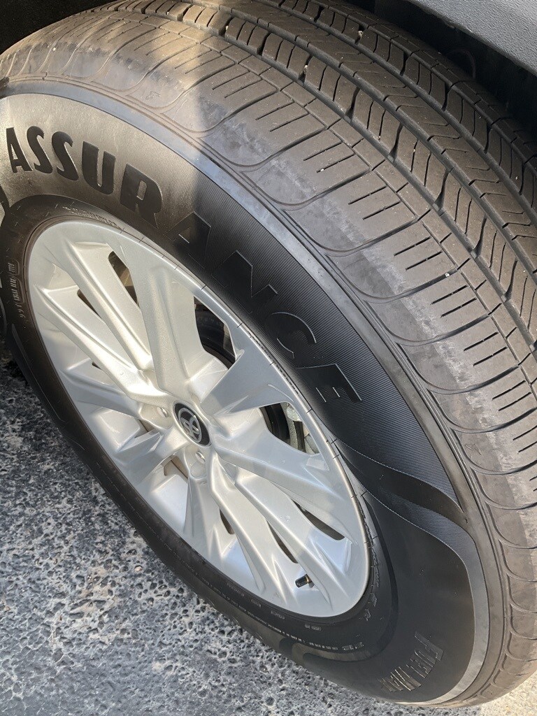 2025 Toyota Grand Highlander XLE photo 2