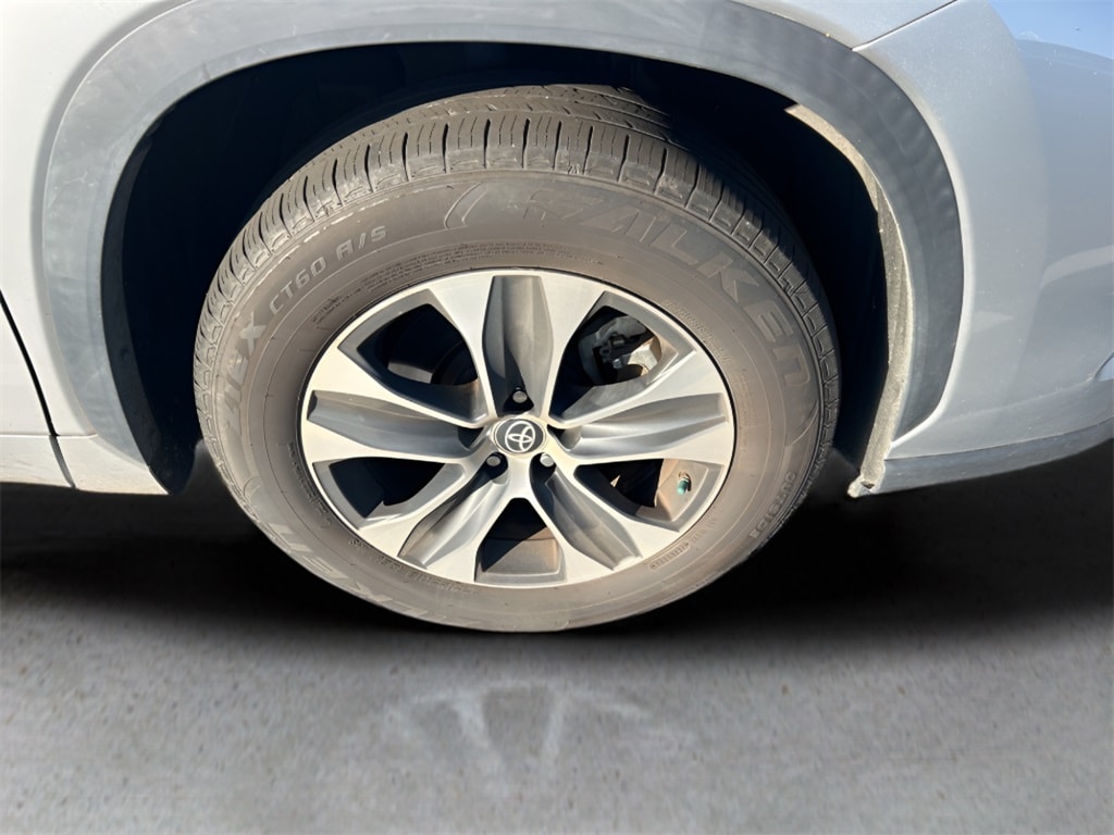 Used 2022 Toyota Highlander XLE SUV