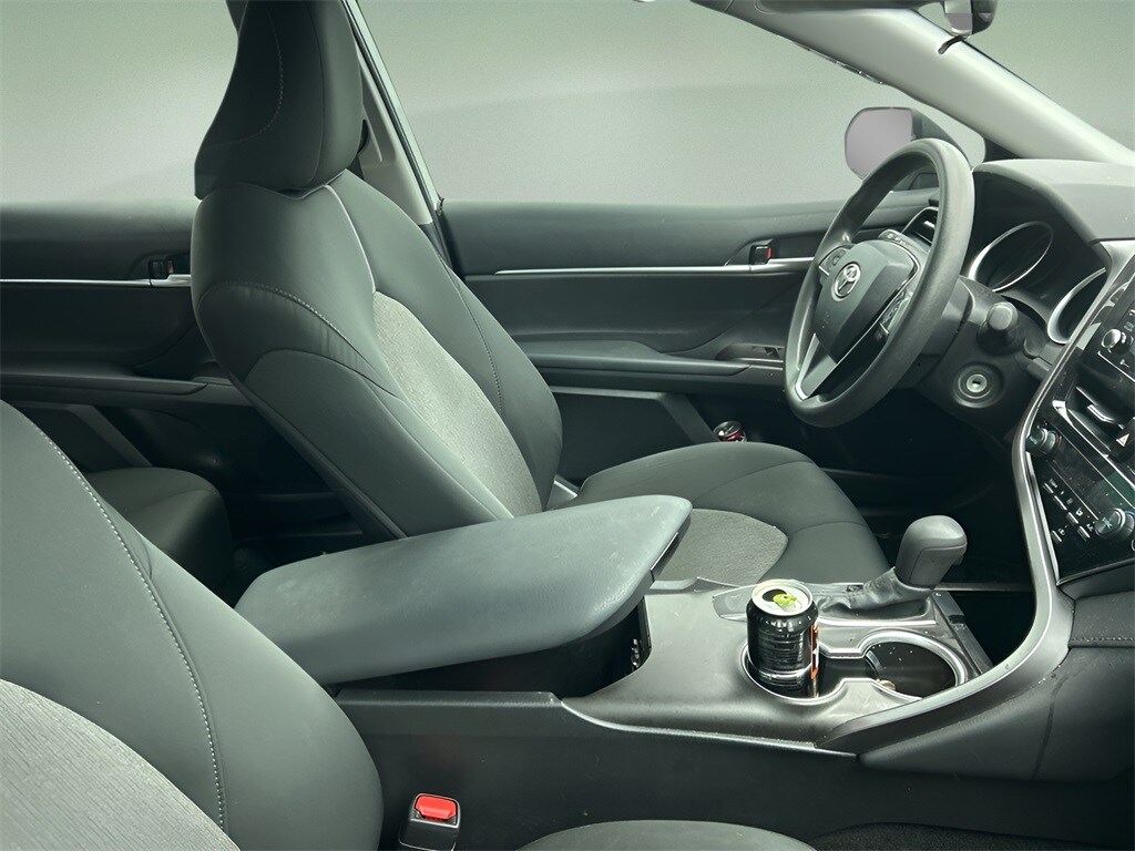 2023 Toyota Camry LE photo 3