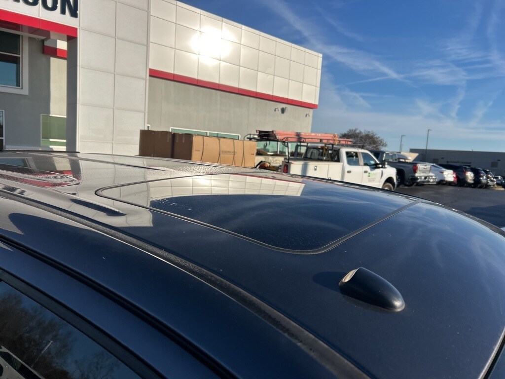 2017 Toyota Tundra Platinum photo 3