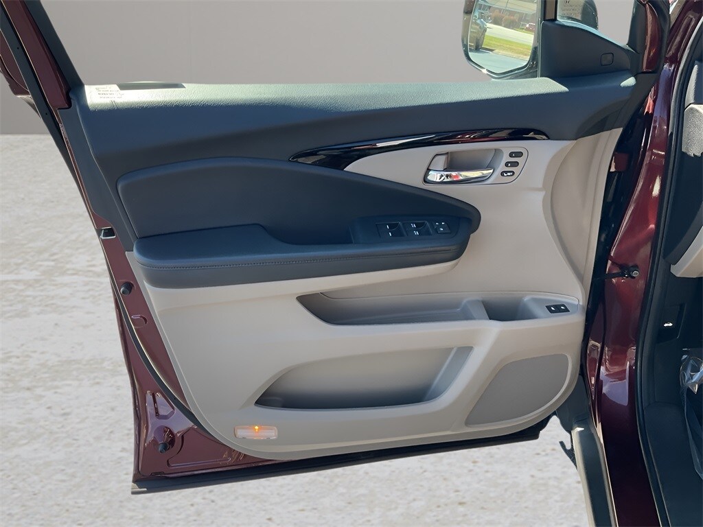 2022 Honda Pilot Touring photo 3