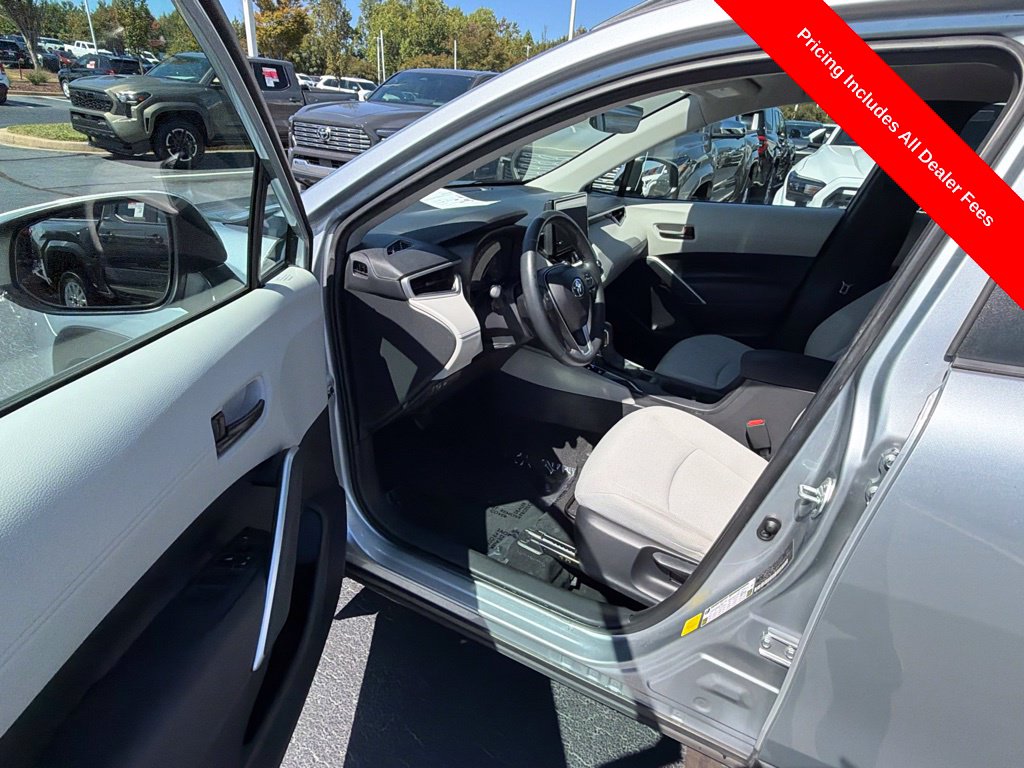 Used 2024 Toyota Corolla Cross LE SUV