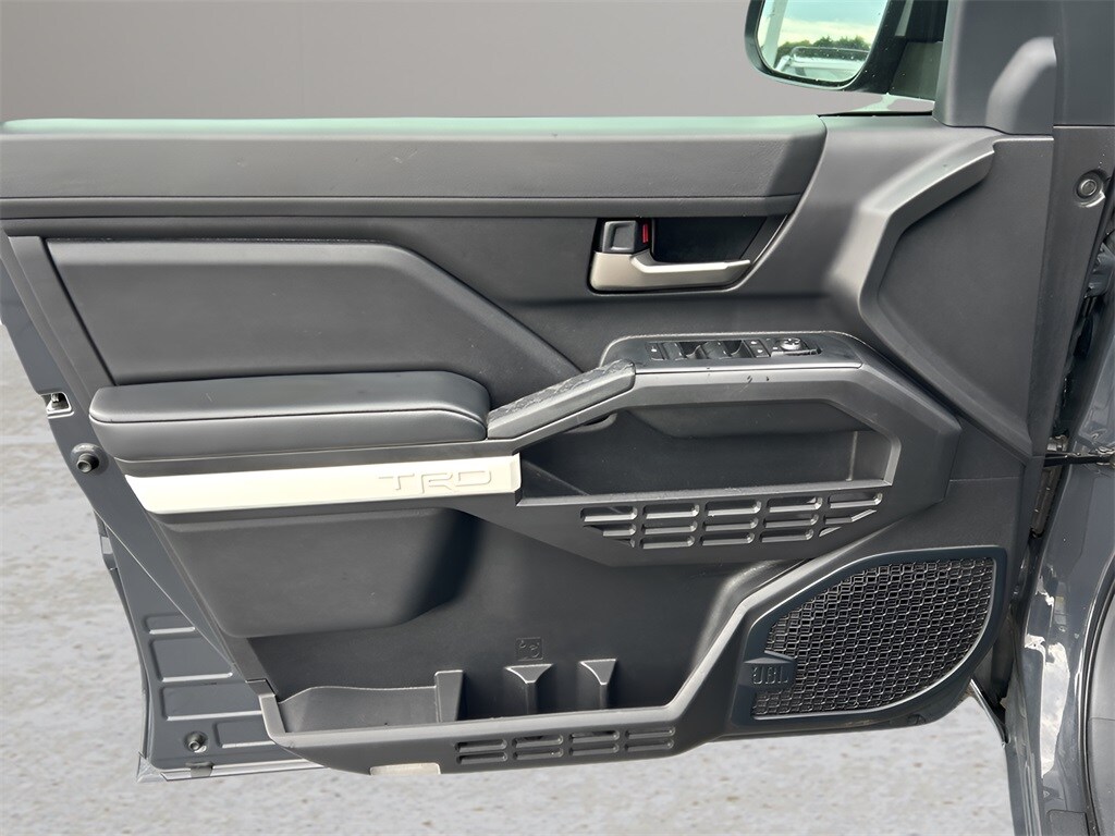 2024 Toyota Tacoma TRD Off-Road photo 3
