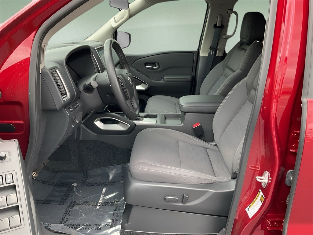 2024 Nissan Frontier SV photo 2