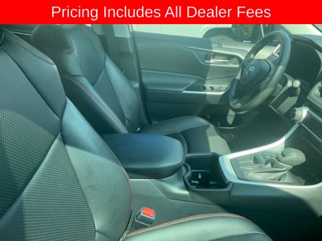 Used 2025 Toyota RAV4 XLE SUV