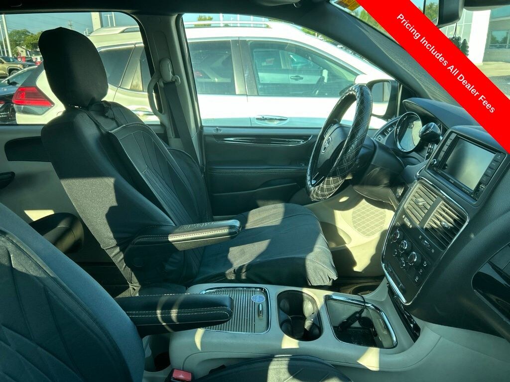 Used 2019 Dodge Grand Caravan SXT Minivan/Van
