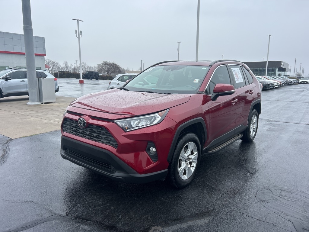 2020 Toyota RAV4 XLE's photo