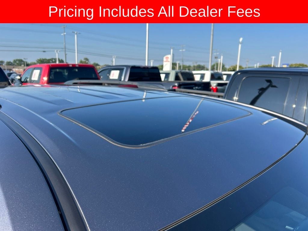 Used 2023 Toyota Sienna XLE Minivan/Van