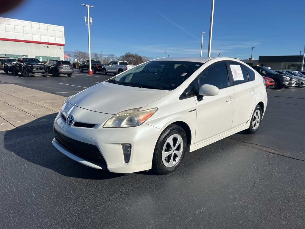 2013 Toyota Prius Two's photo