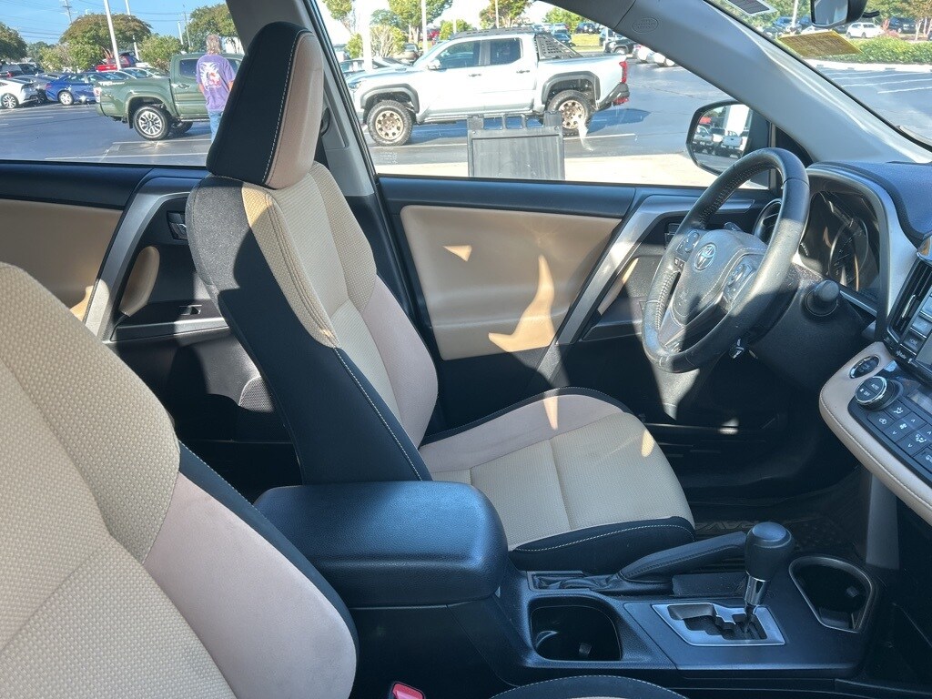2018 Toyota RAV4 XLE photo 4
