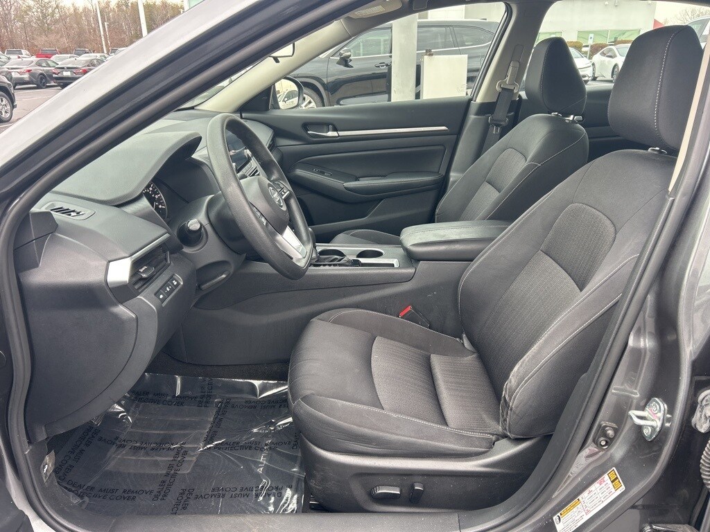 2022 Nissan Altima 2.5 SV photo 2