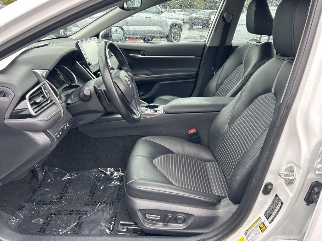 2023 Toyota Camry Hybrid SE photo 2