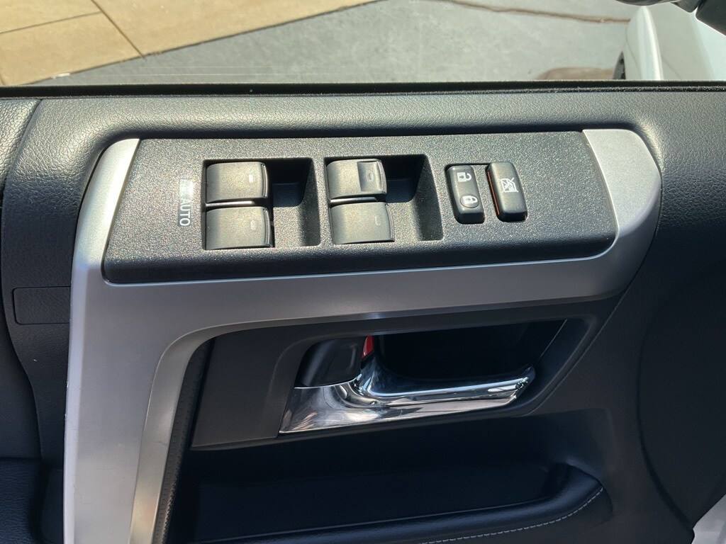 2024 Toyota 4Runner SR5 Premium photo 2