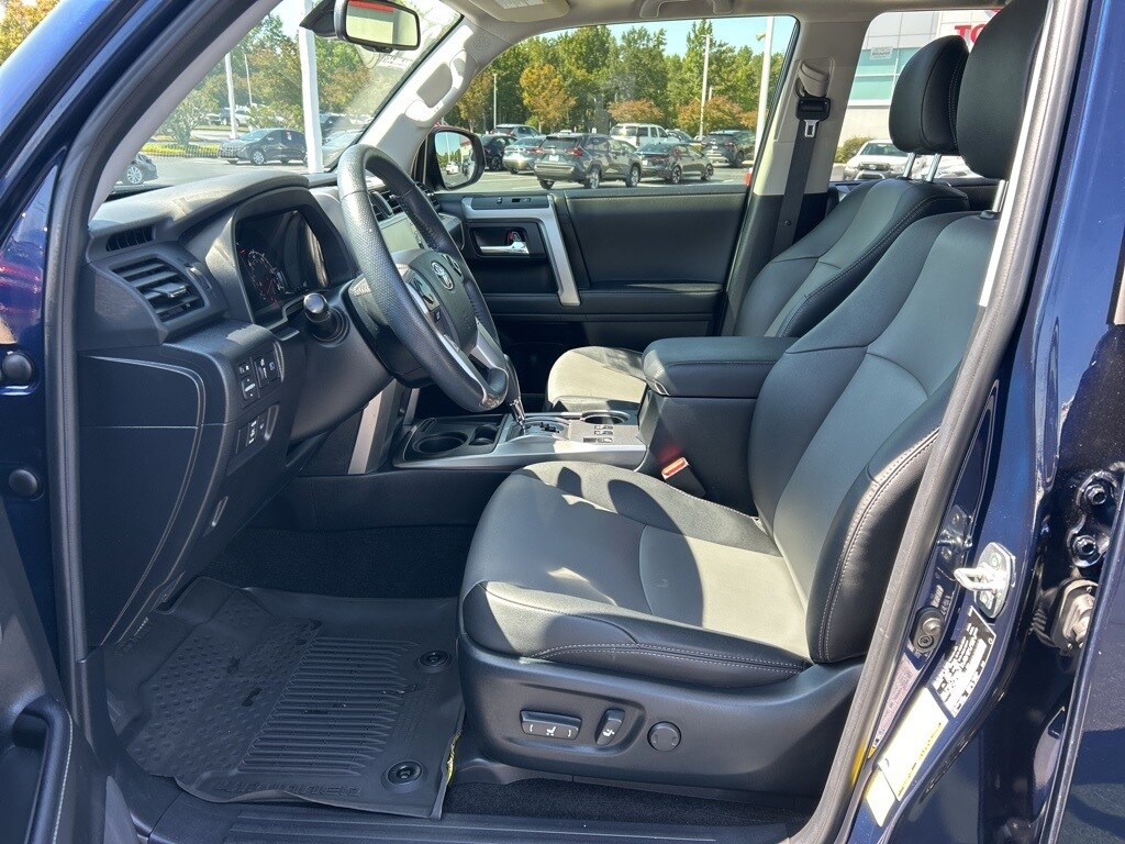 2024 Toyota 4Runner SR5 Premium photo 2