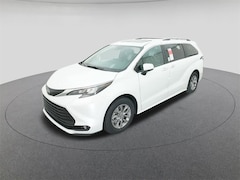 2026 Toyota Sienna XLE Van Passenger Van