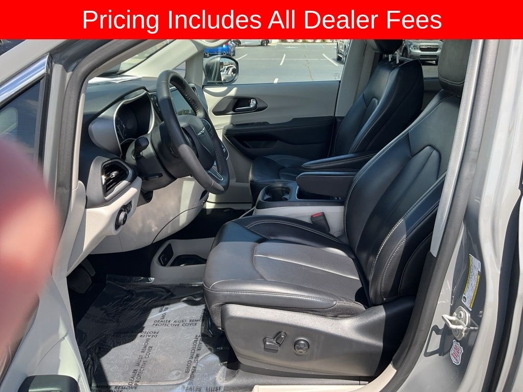 Used 2023 Chrysler Pacifica Touring L Minivan/Van