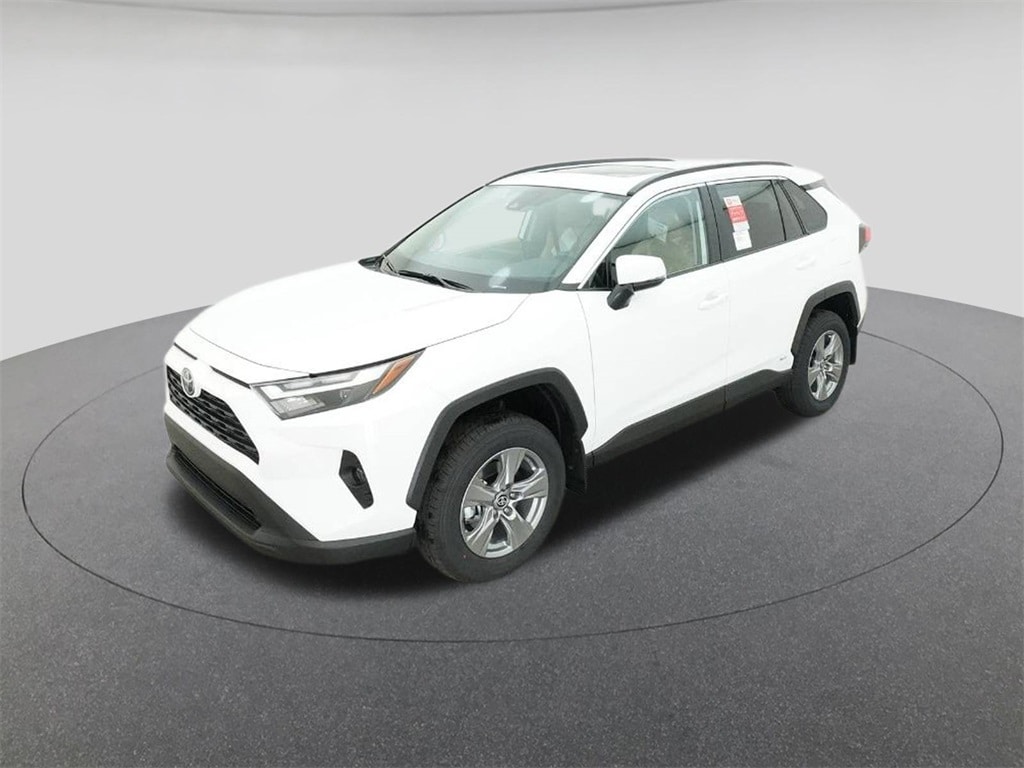 2025 Toyota RAV4 XLE's photo