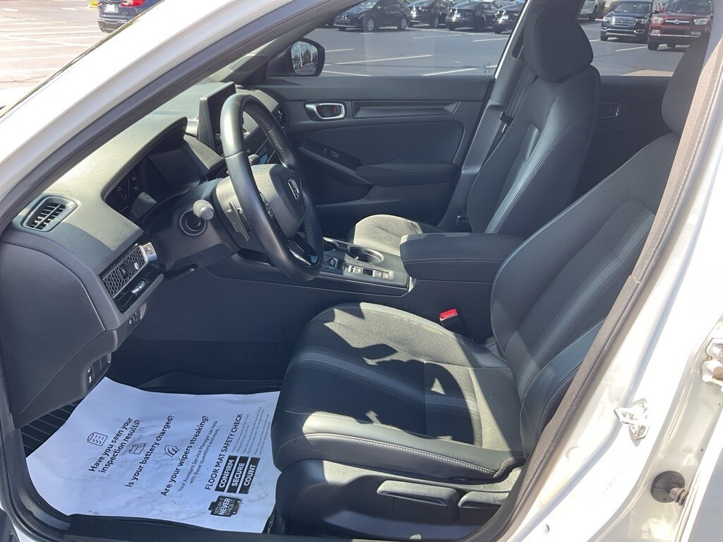 2023 Honda Civic Sport photo 2