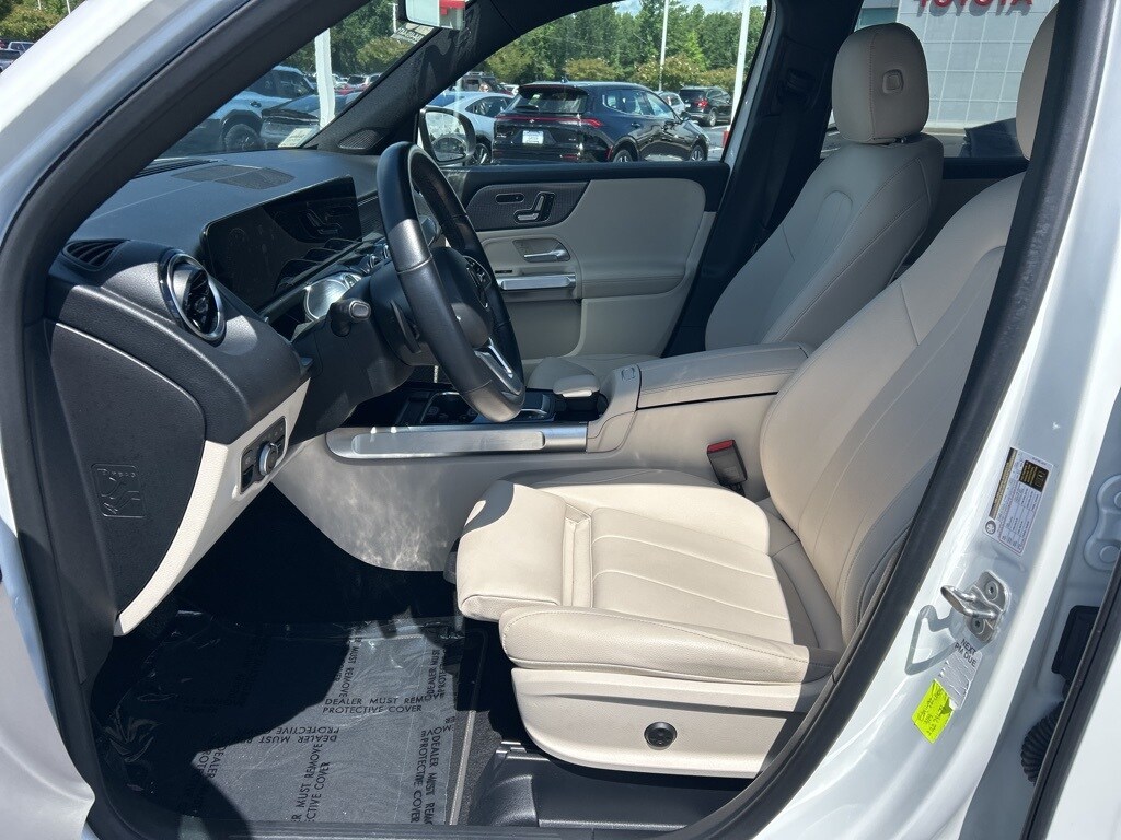 2023 Mercedes Benz GLB 250 photo 2