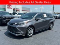 2023 Toyota Sienna Platinum 7 Passenger Minivan/Van
