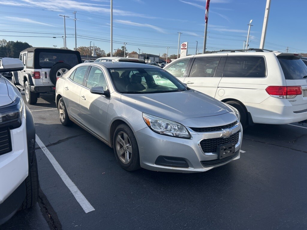 Used 2015 Chevrolet Malibu LT w/1LT Sedan
