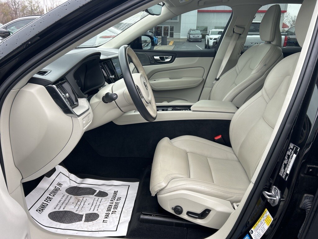 Used 2022 Volvo XC60 B5 AWD Inscription SUV