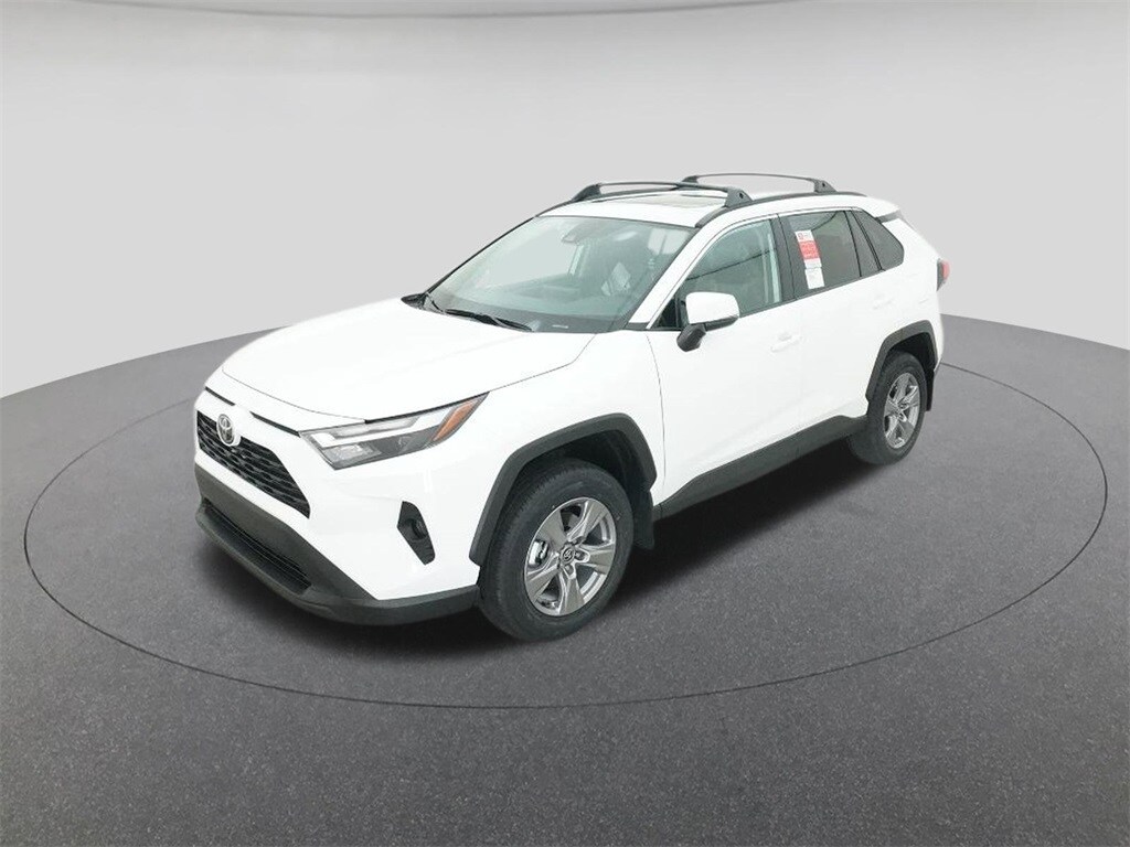 2025 Toyota RAV4 XLE's photo
