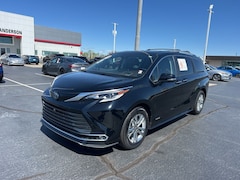 2021 Toyota Sienna Minivan/Van
