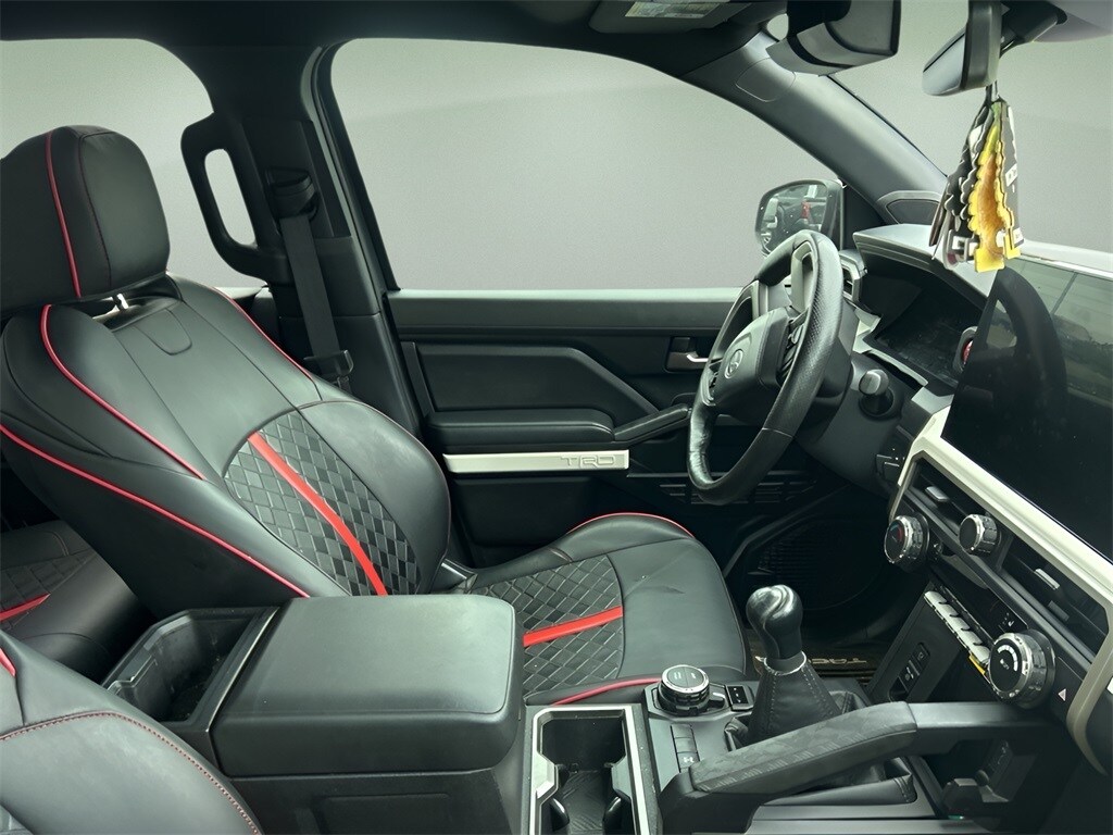 2024 Toyota Tacoma TRD Off-Road photo 3
