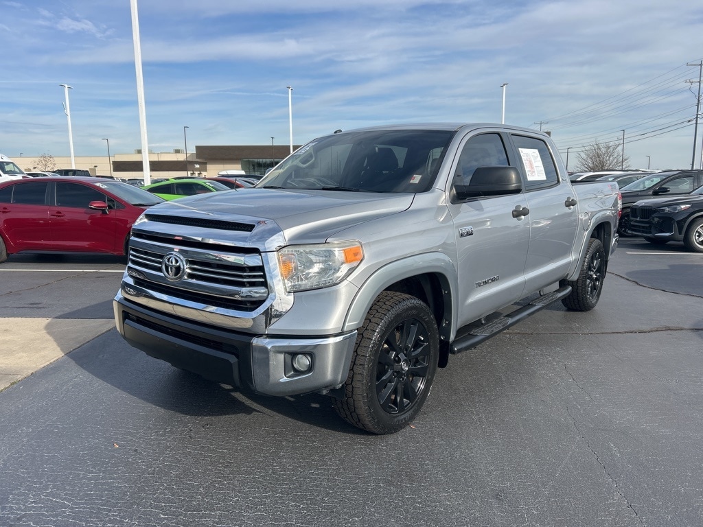 2016 Toyota Tundra SR5's photo