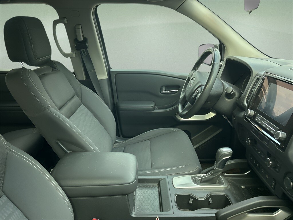 2024 Nissan Frontier SV photo 3