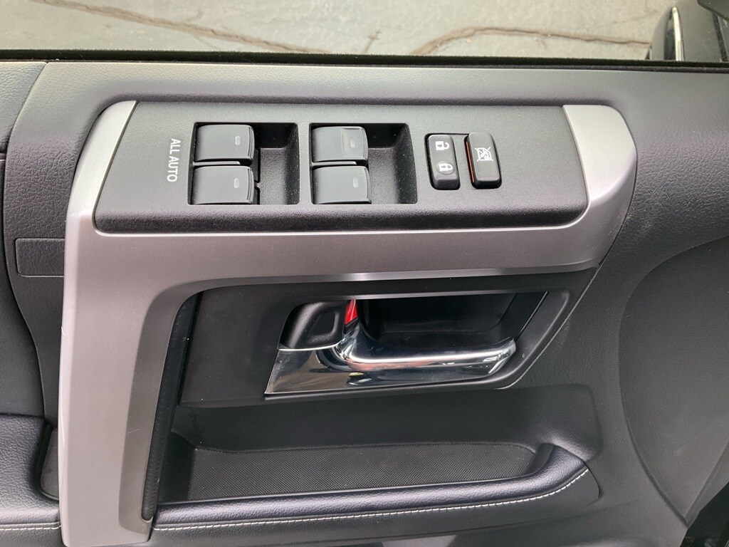 2024 Toyota 4Runner SR5 photo 4