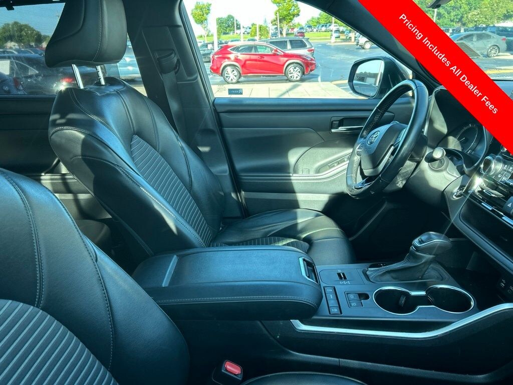 Used 2022 Toyota Highlander XSE SUV