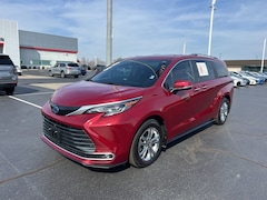 2024 Toyota Sienna Platinum 7 Passenger Minivan/Van