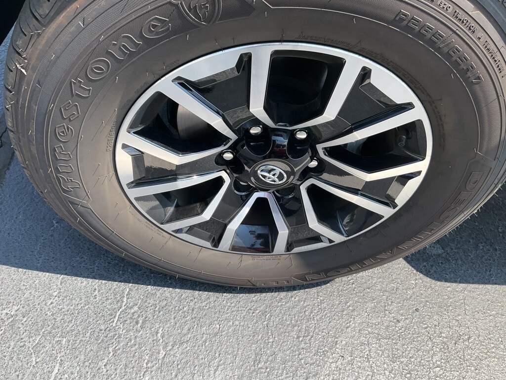 2023 Toyota Tacoma TRD Sport V6 photo 2