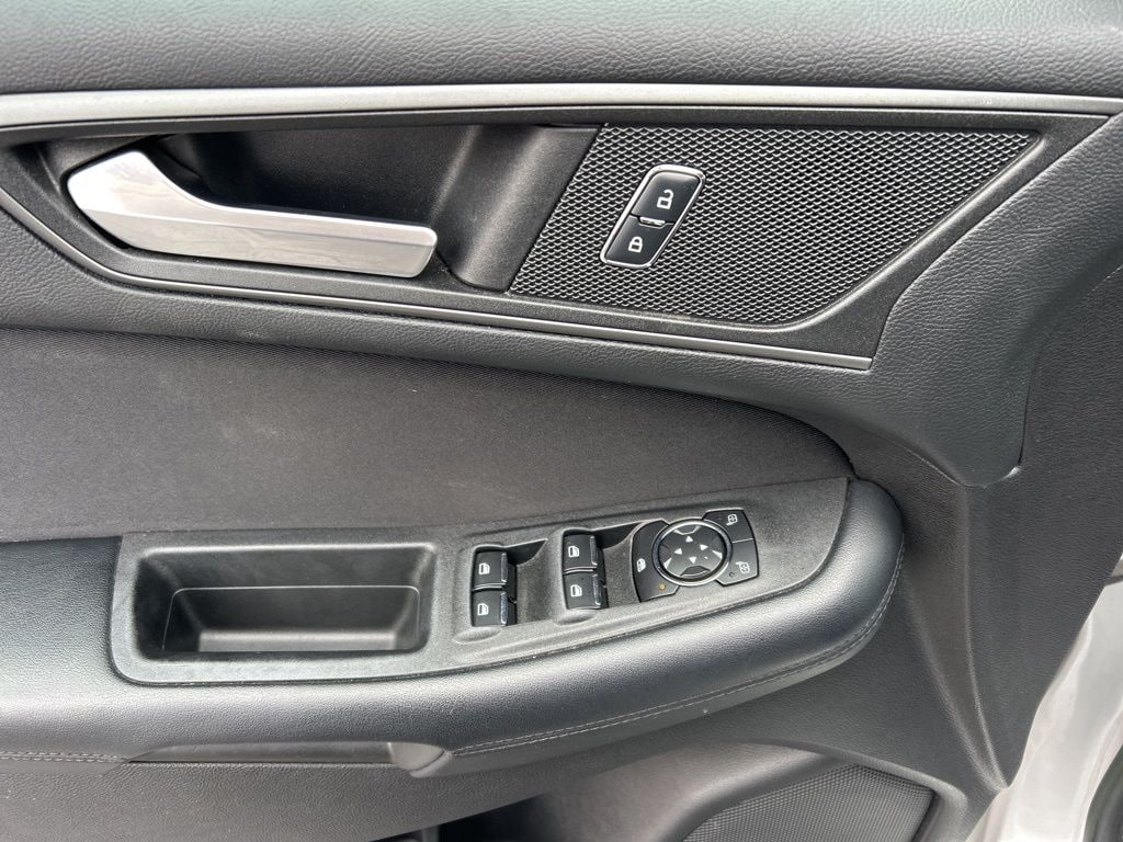 Used 2017 Ford Edge SE SUV