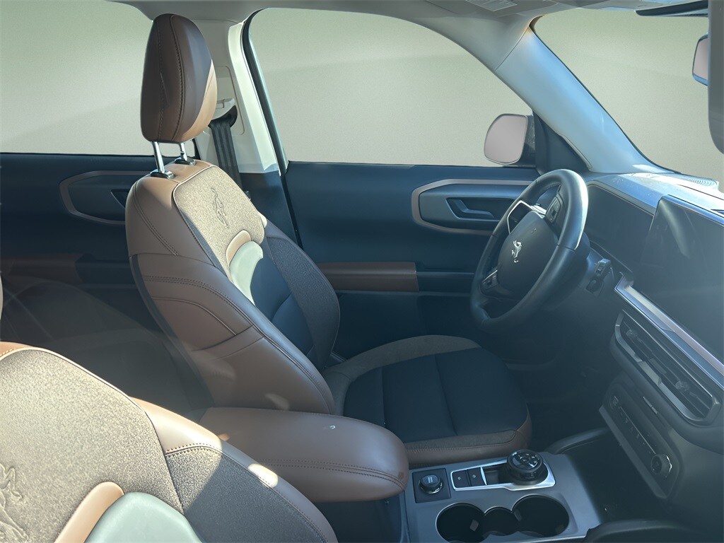 2025 Ford Bronco Sport Outer Banks photo 2