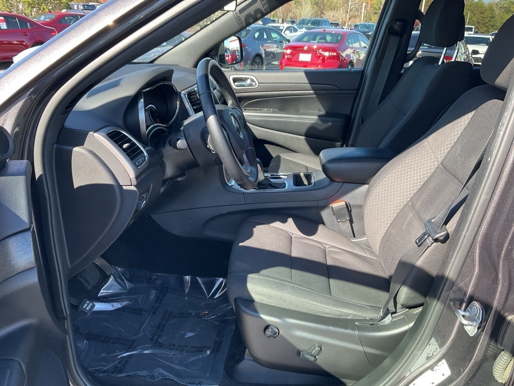 Used 2018 Jeep Grand Cherokee Laredo 4x4 SUV