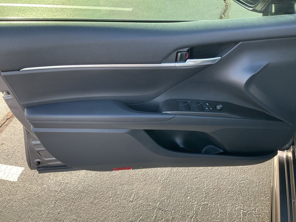 2024 Toyota Camry SE photo 3