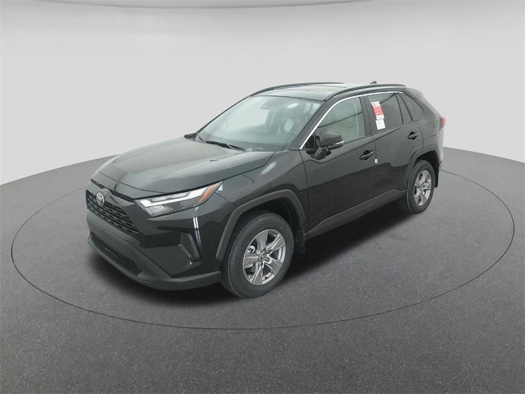 2025 Toyota RAV4 XLE's photo