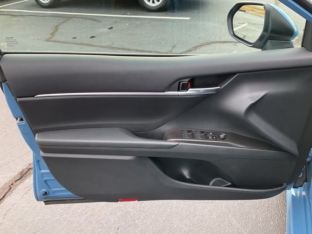 2024 Toyota Camry SE photo 2