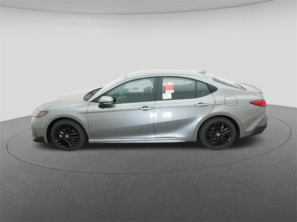 2026 Toyota Camry SE photo 3