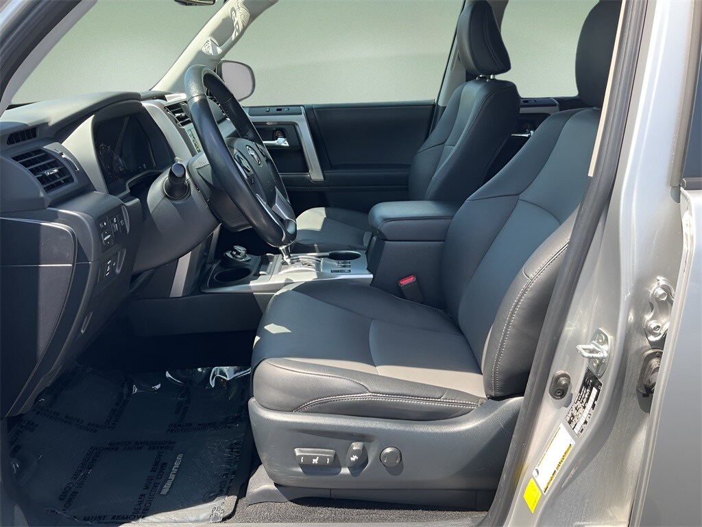 2024 Toyota 4Runner SR5 Premium photo 2